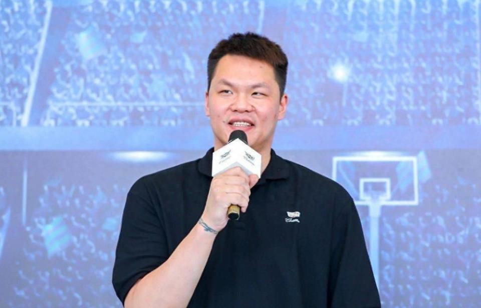 YuIk, 上赛季CB, 的内线就更