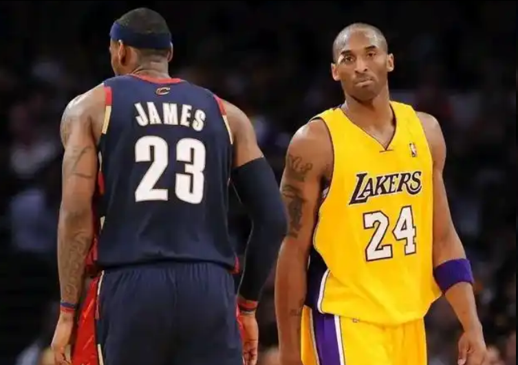 个巨星, 三角进攻, 累累 个巨星, 三角进攻, 累累